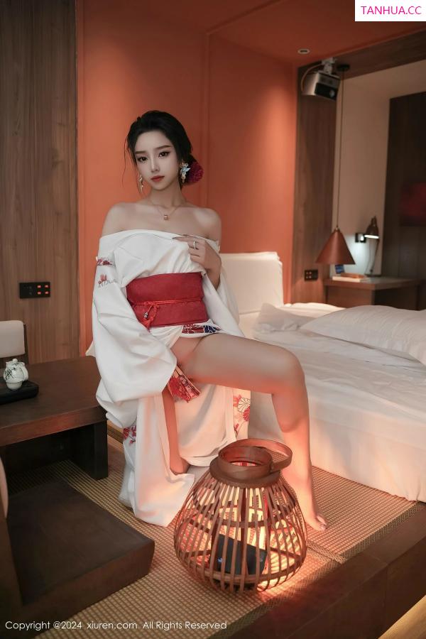   [XiuRen]高清写真图 2024.04.10 No.8367 苏曼兮 美腿性感第39张图片